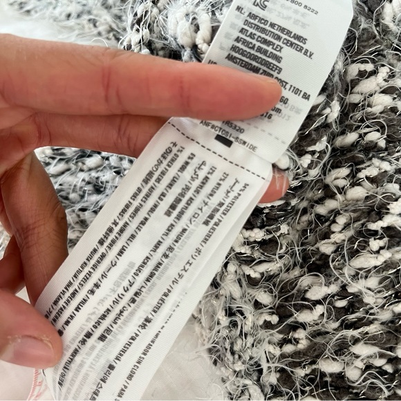 Abercrombie and Fitch geometric knit sweater size XS/sm - Picture 7 of 9